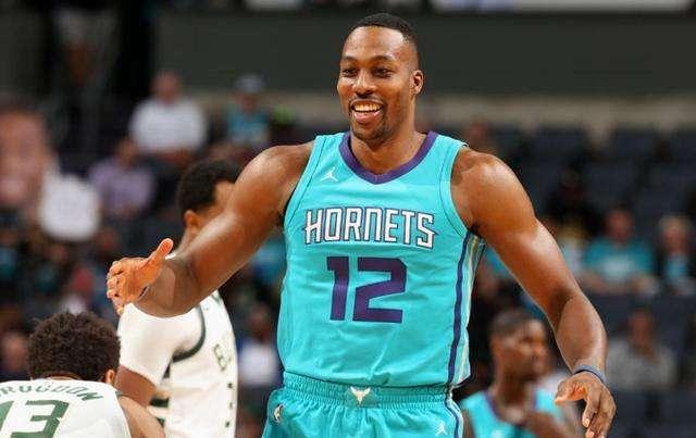 詹姆斯库里包揽近11年的8个总冠军,詹姆斯总篮板榜最新排名