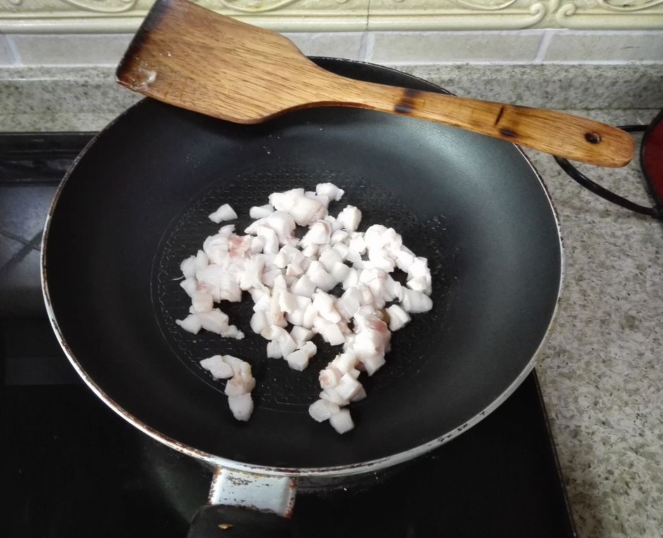 生锈的铁锅怎么除锈又不粘锅,熬粥铁锅生锈了怎么除锈最快