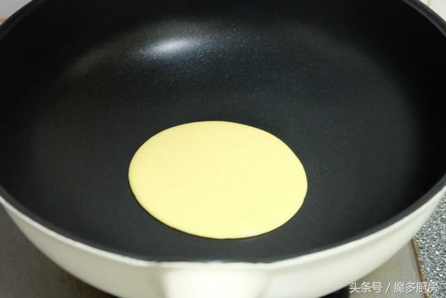 用鸡蛋和面粉做鸡蛋松饼,如何只用鸡蛋面粉做松饼