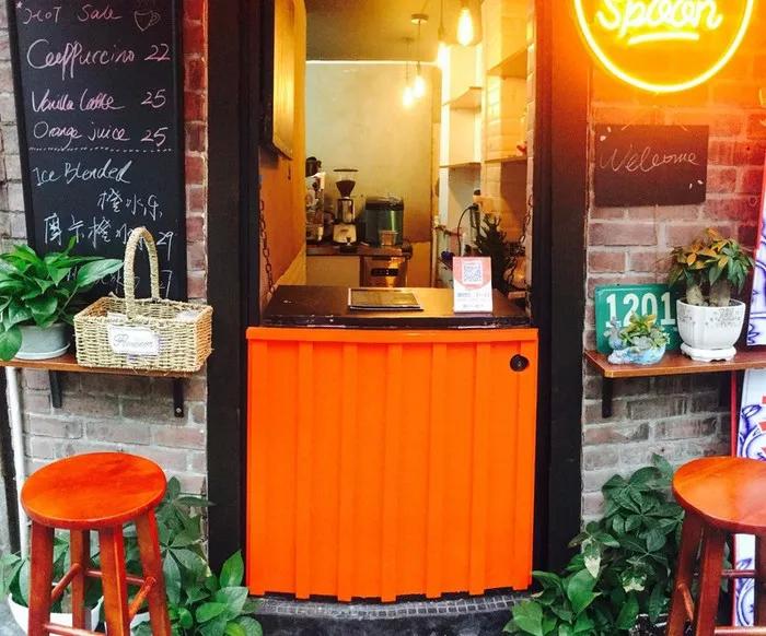 水果店咖啡、菜场咖啡、看魔都这些小窗咖啡店肉搏星爸爸!