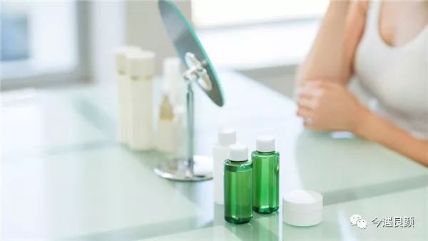 如何减少化妆品过敏，不再受到伤害？