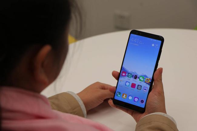 华为nova2s整体评测,华为nova2s测评