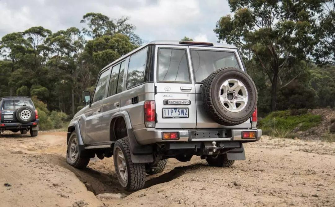 2万多铃木三厢拉力车,2万块的铃木