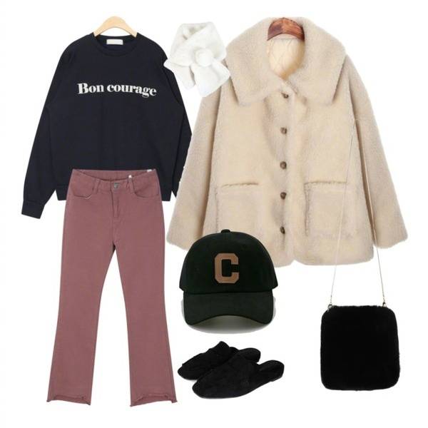 浅粉色裤子卫裤怎么搭配上衣,粉色松紧裤子怎么搭配显得好看