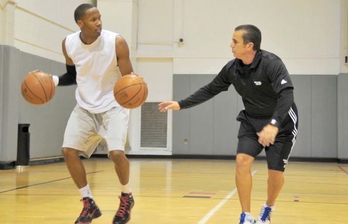 运球老不稳教学视频,感受极致的运球节奏库里过人技巧