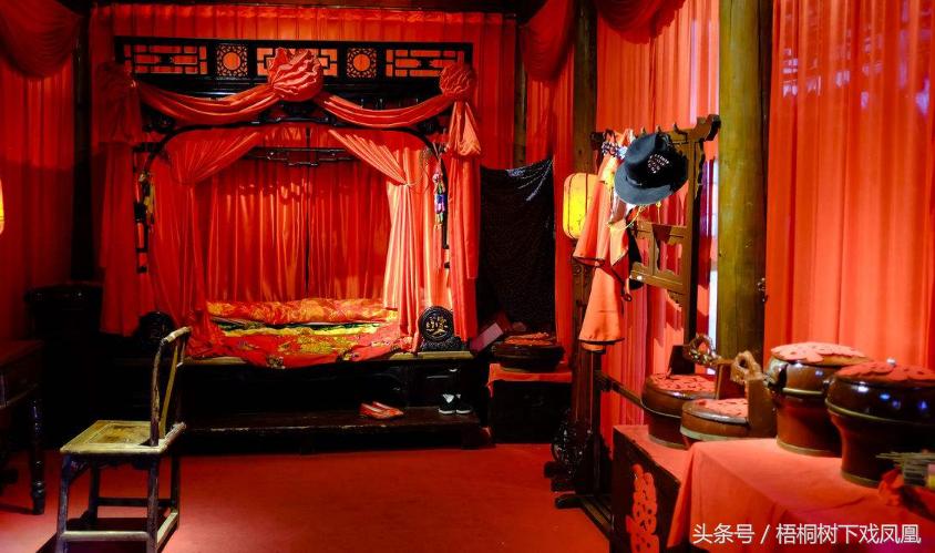 洞房新郎揭开新娘盖头流程,旧时洞房的习俗