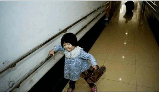 两岁小孩出车祸,三岁小孩出车祸没腿