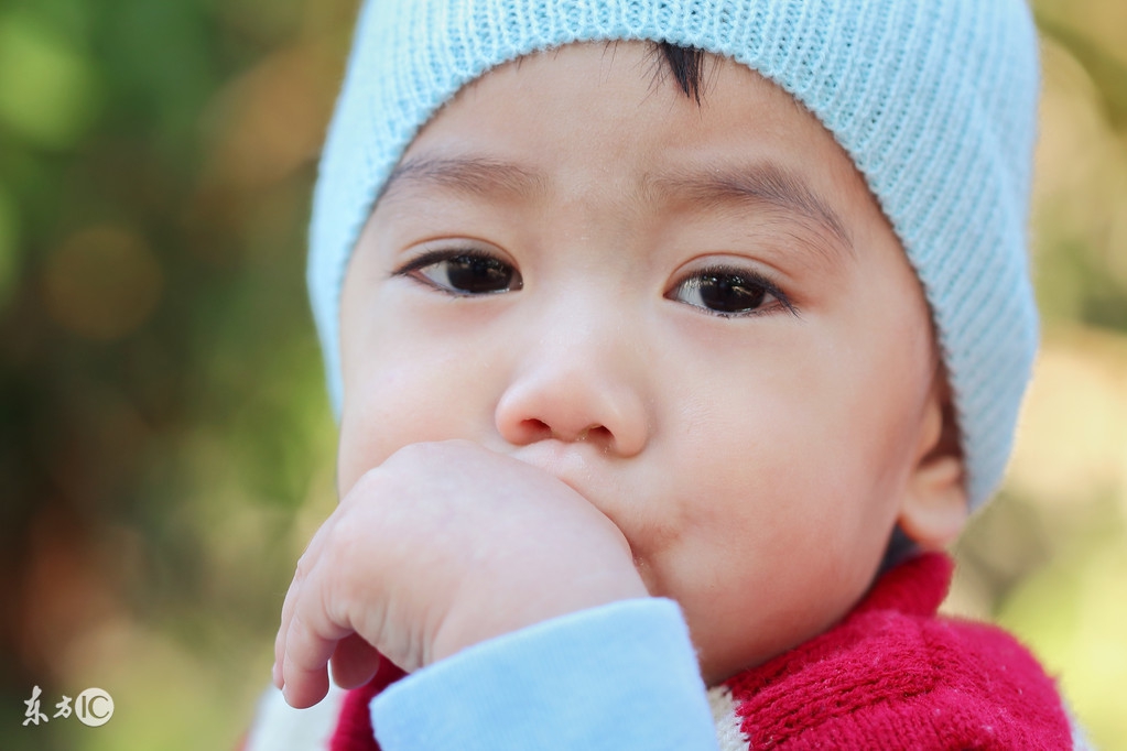 打喷嚏流鼻涕小妙招过敏性鼻炎,缓解过敏性鼻炎喷嚏流涕