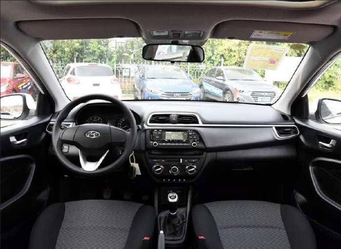 现代瑞纳04年款出厂价,北京现代瑞纳二手车四万左右