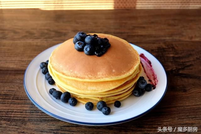 用鸡蛋和面粉做鸡蛋松饼,如何只用鸡蛋面粉做松饼