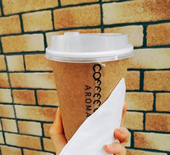 水果店咖啡、菜场咖啡、看魔都这些小窗咖啡店肉搏星爸爸!