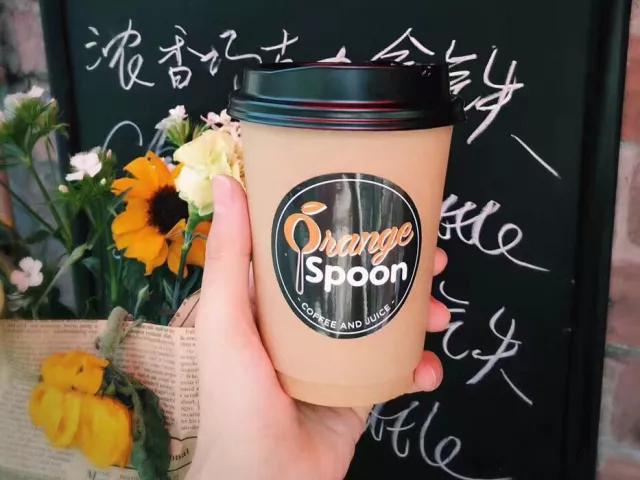 水果店咖啡、菜场咖啡、看魔都这些小窗咖啡店肉搏星爸爸!