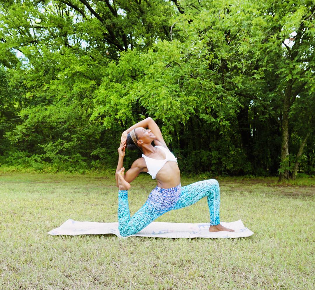 一组让身材变优雅的体式,女人多练习