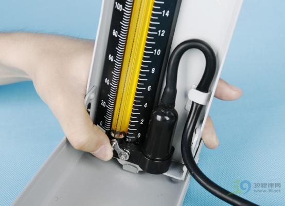鱼跃台式血压计使用方法,手把手教你台式血压计