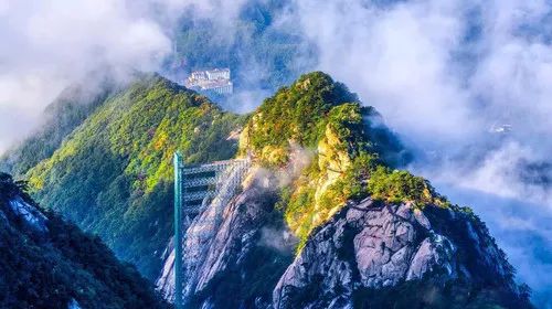 黄冈，这里不只有学霸和试卷