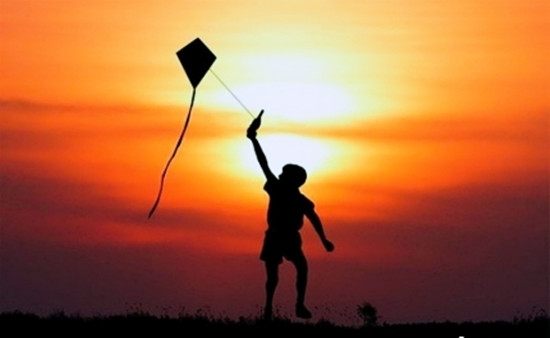 《追风筝的人》“为你千千万万遍”的小男孩哈桑最后怎样的结局？