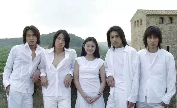 百变小樱回归你的童年有着落了吗,百变小樱人物新版旧版对比图集