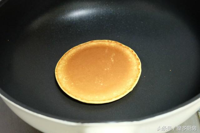 用鸡蛋和面粉做鸡蛋松饼,如何只用鸡蛋面粉做松饼