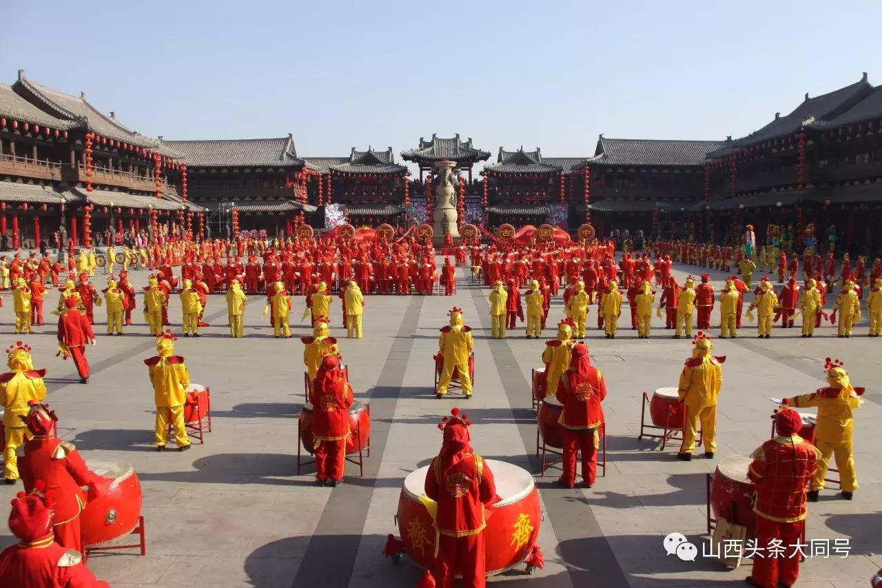 偶遇阎维文朱迅,朱迅东西南北贺新春是春晚吗