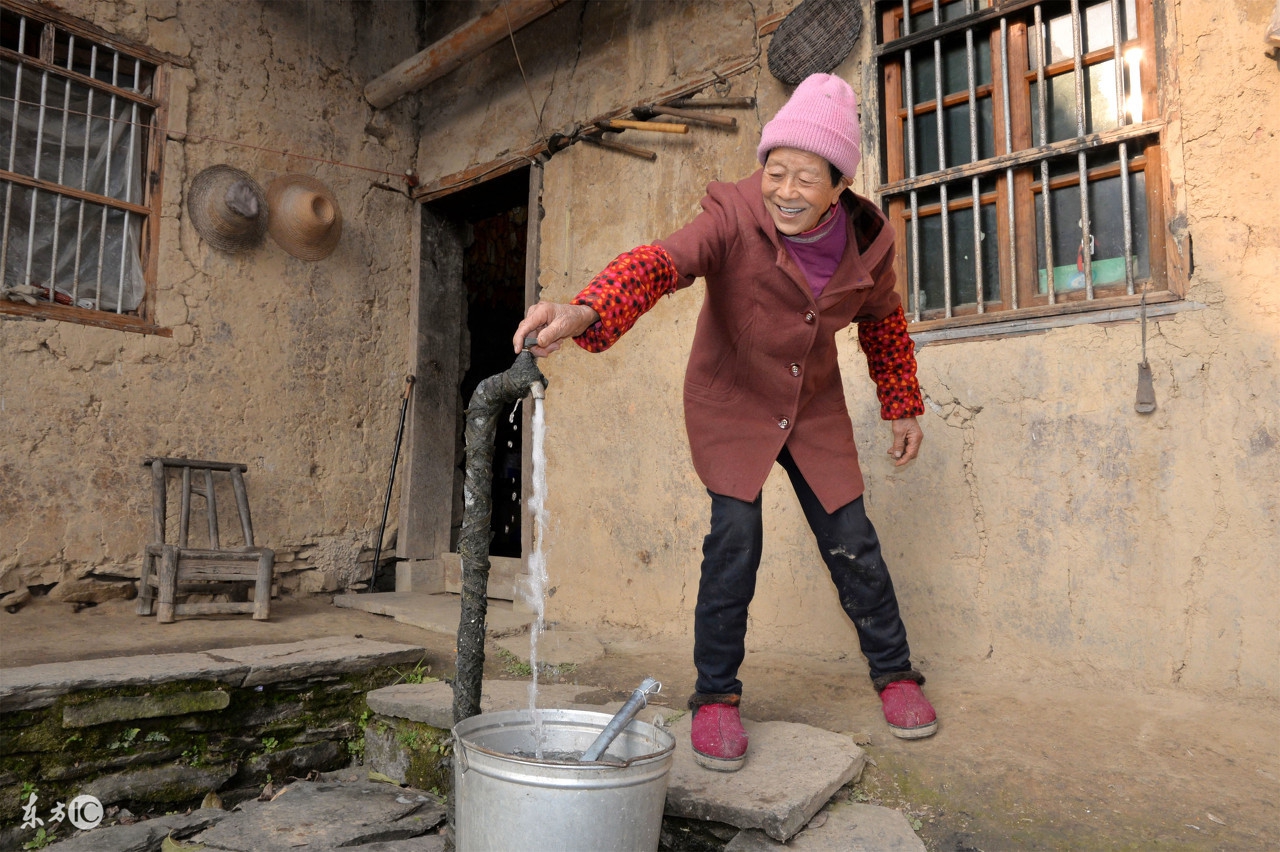 农村冬天水管上冻怎么解决,冬天空调出水管冻住了怎么办