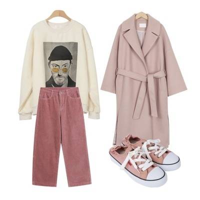 浅粉色裤子卫裤怎么搭配上衣,粉色松紧裤子怎么搭配显得好看