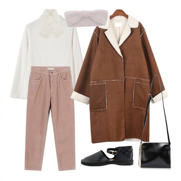 浅粉色裤子卫裤怎么搭配上衣,粉色松紧裤子怎么搭配显得好看