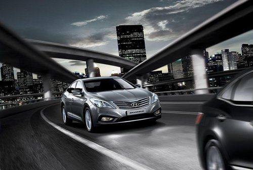 现代频繁出手,又推第六代雅尊,全装进口,是否真的是临死反扑