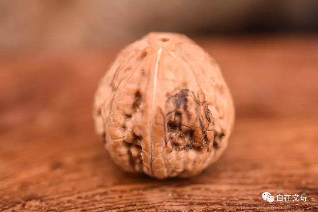 最火的小核桃手串的挑选全攻略,小核桃手串18颗佛头怎么挑选