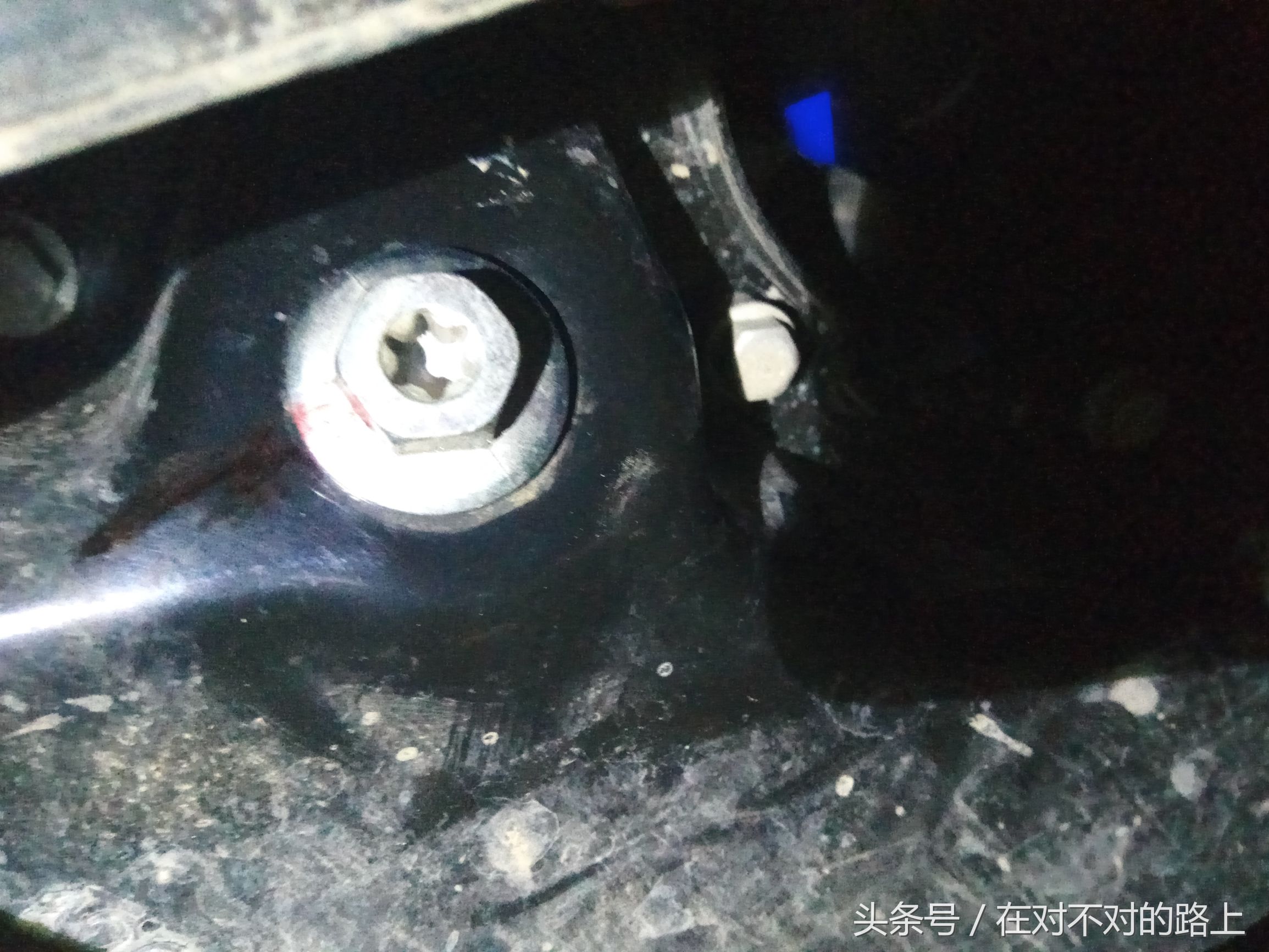 自带机油机滤找汽修厂更换多少钱,自己更换机油机滤