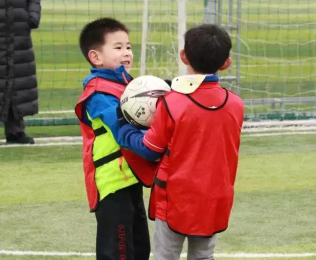 从暖秋到严冬，明基悦宁体育中心青训点秋季班今日正式结业！