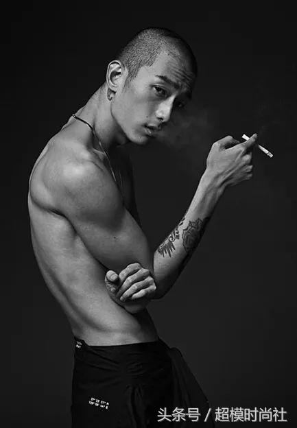 剃光头后变帅了,邋遢男剪掉头发之后变成帅哥