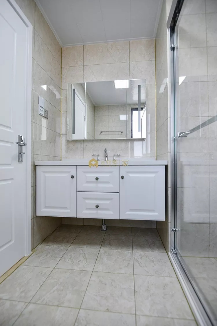 金色美缝剂提升颜值！146平欧式三居室，佛山蔚蓝湾畔业主很喜欢