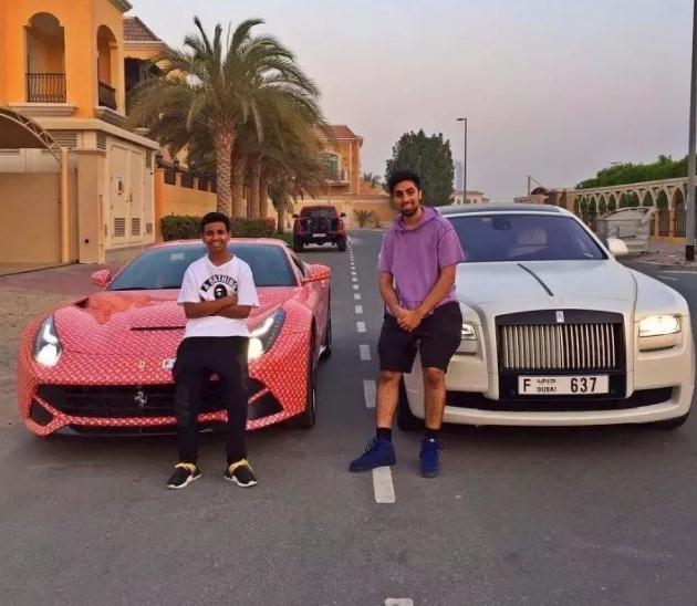 迪拜成龙专属超跑,迪拜成龙