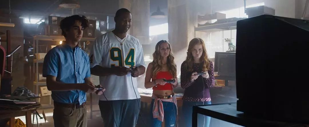 巨石强森勇敢者游戏剧照,巨石强森的勇敢者游戏有第三部吗