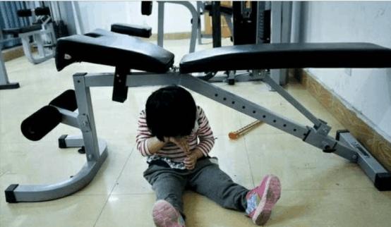 两岁小孩出车祸,三岁小孩出车祸没腿