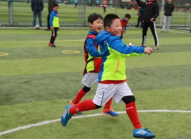 从暖秋到严冬，明基悦宁体育中心青训点秋季班今日正式结业！