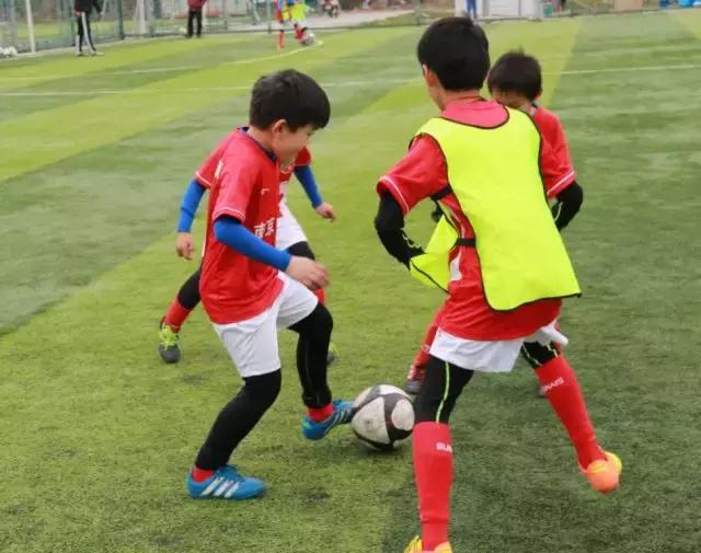 从暖秋到严冬，明基悦宁体育中心青训点秋季班今日正式结业！