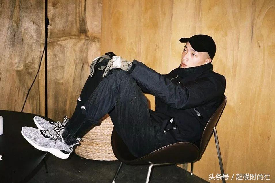 剃光头后变帅了,邋遢男剪掉头发之后变成帅哥