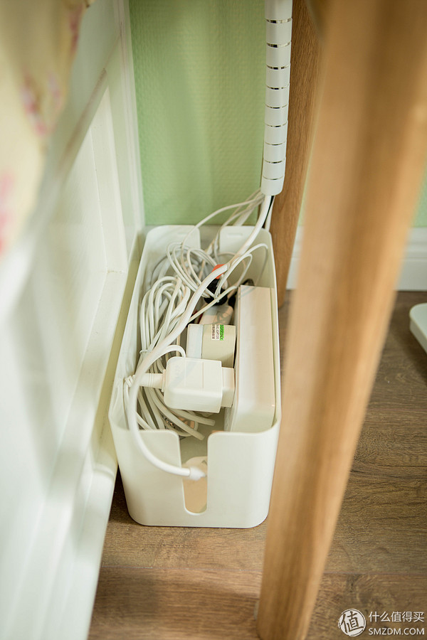 办公桌面舒适简约布局,好看的办公桌面布置