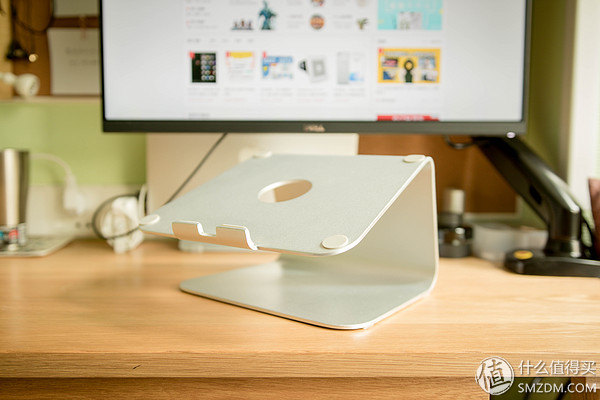 办公桌面舒适简约布局,好看的办公桌面布置