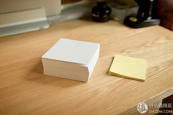 办公桌面舒适简约布局,好看的办公桌面布置