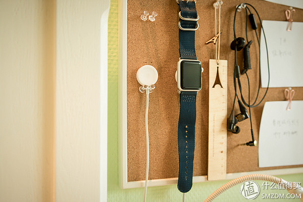 办公桌面舒适简约布局,好看的办公桌面布置