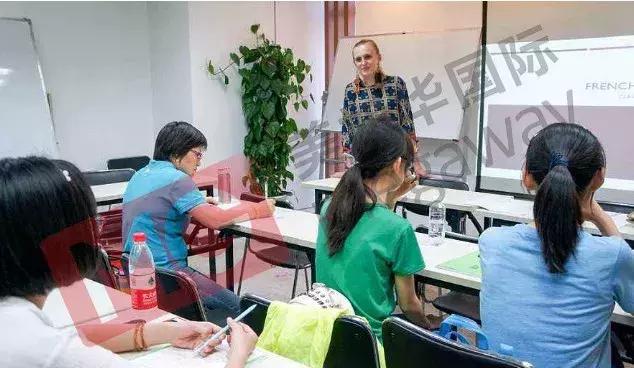 看一个广西女孩从“儿童护理员”到“加拿大公民”的华丽转身