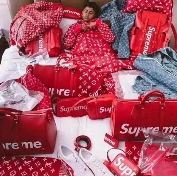 迪拜成龙专属超跑,迪拜成龙