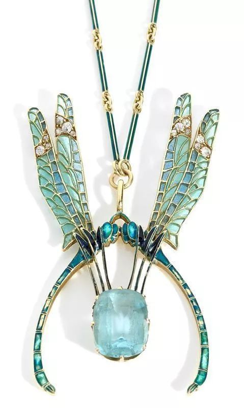 看完这5类珠宝设计,抛弃「猪精」,做维纳斯女孩吧