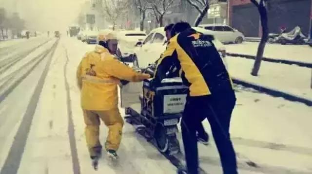 启程后美味送到你眼前，归途中孤独辛酸留给自己