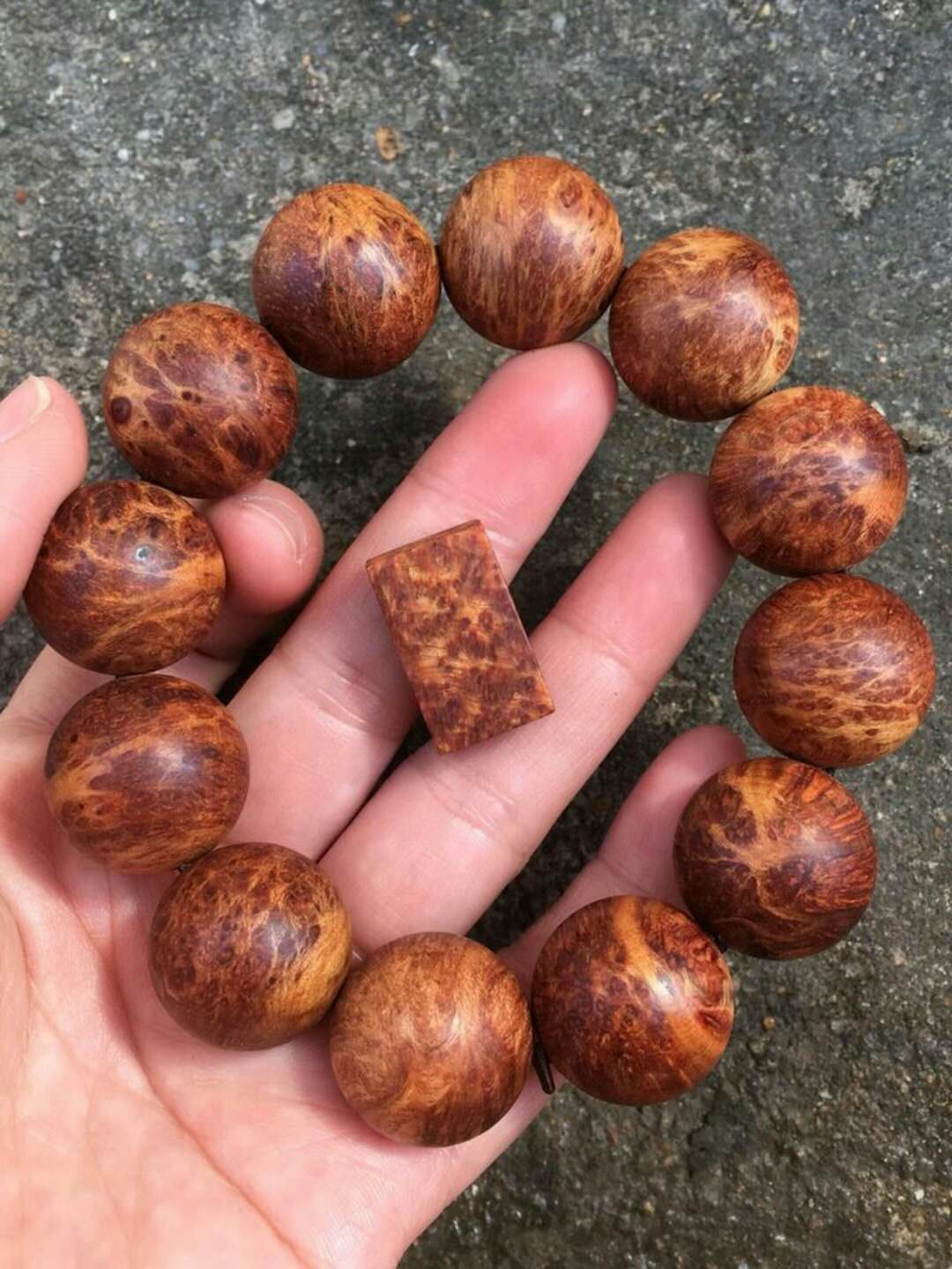 太行崖柏雷击木手串怎么盘玩,崖柏手串怎样快速盘出包浆