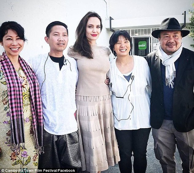 美国小三LV踩场更有第一夫人气势,法国总统夫人头发不梳惨不忍睹