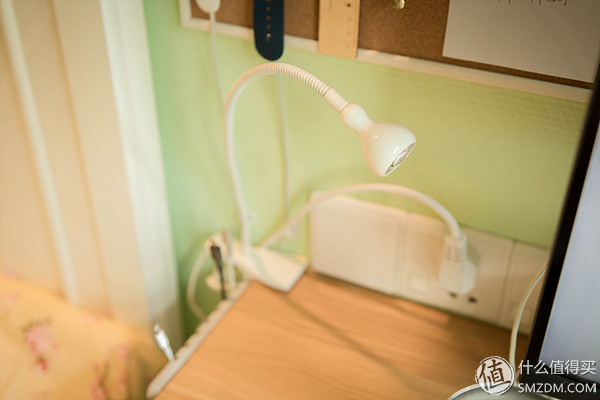 办公桌面舒适简约布局,好看的办公桌面布置