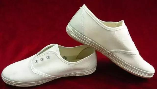 衡阳人小时候穿过的爆款，太时髦了！数数你穿过几件？